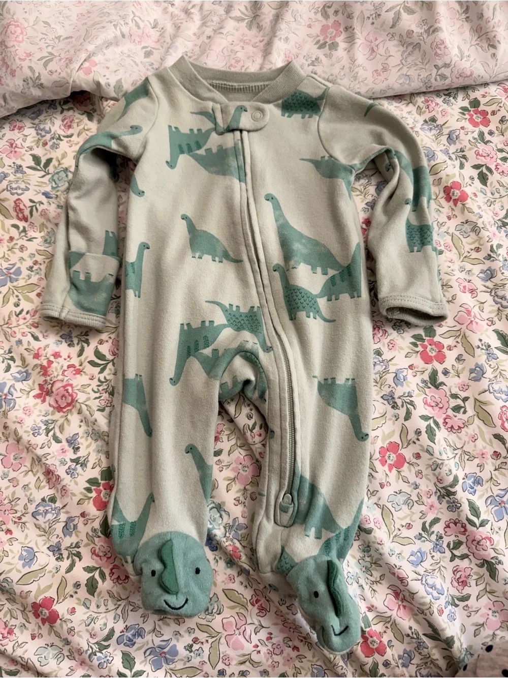 Bundle of newborn footies